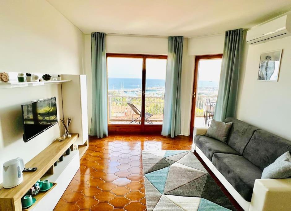 Special Home Vista Mare E Parcheggio Privato 圣雷默 外观 照片