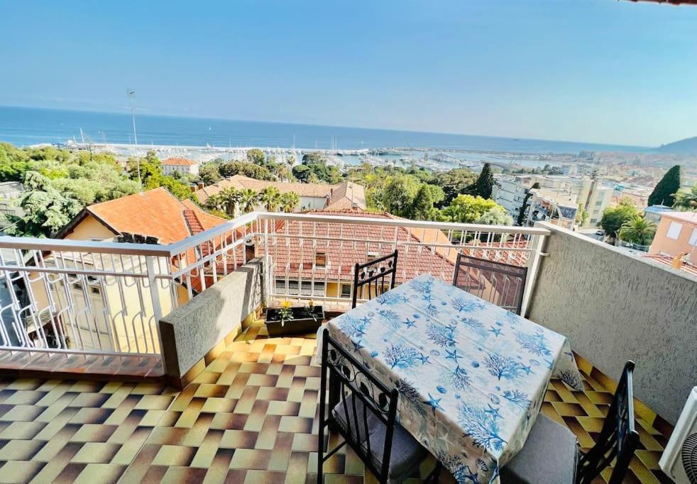 Special Home Vista Mare E Parcheggio Privato 圣雷默 外观 照片