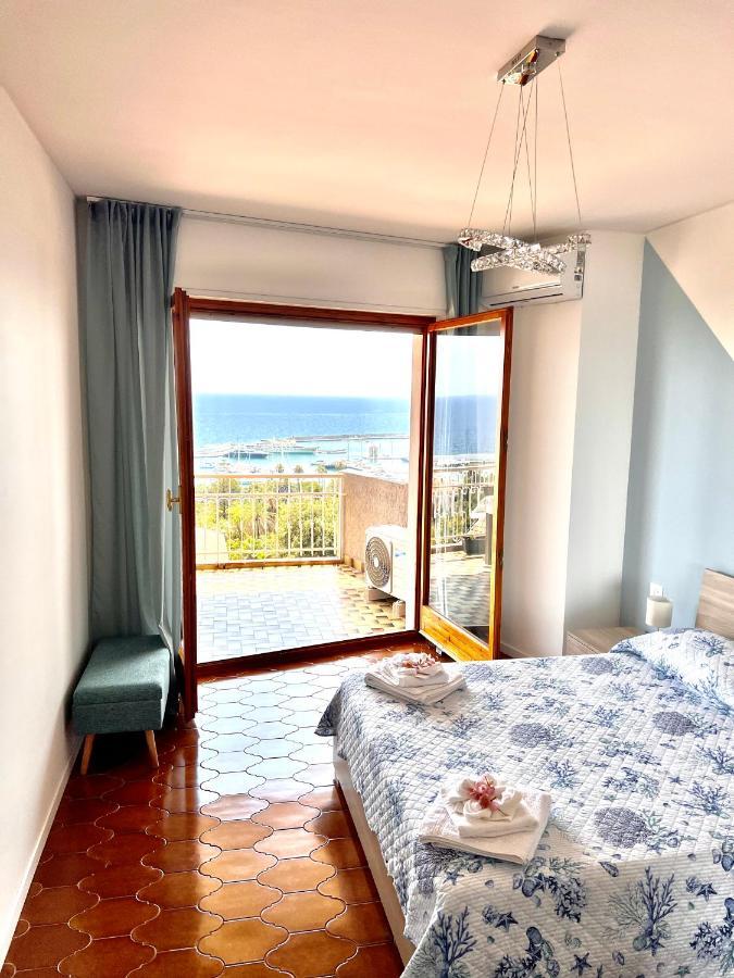 Special Home Vista Mare E Parcheggio Privato 圣雷默 外观 照片